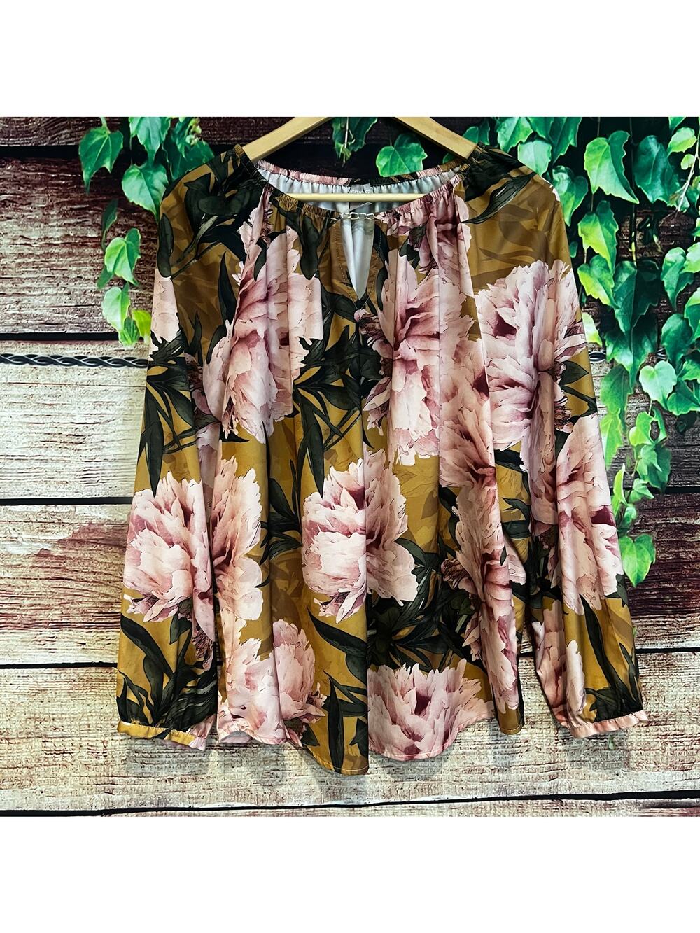 Chicos Floral Fields Blouse Size 2 Top Satin Gold Pink Long Sleeve Party Casual